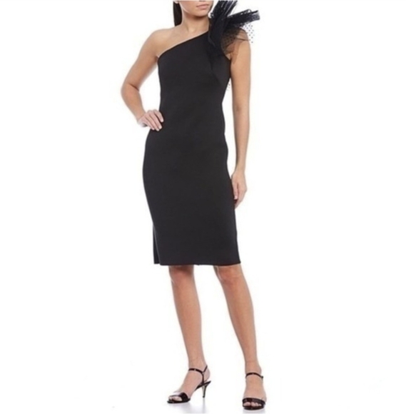 Elegant Black One-Shoulder Dress - Picture 1 of 5